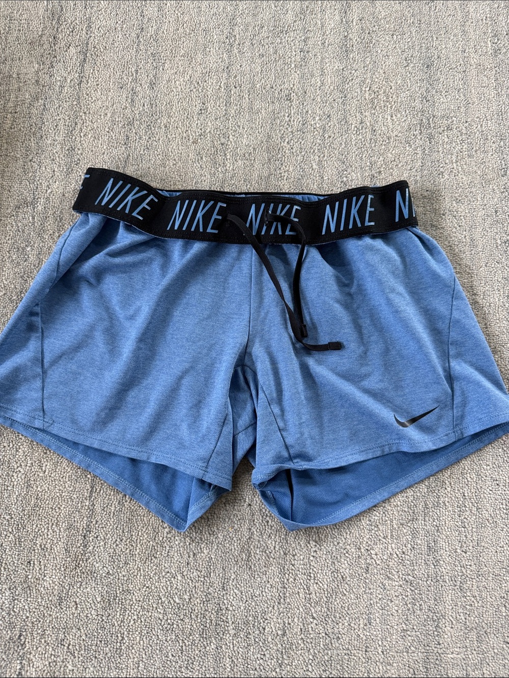 Nike Women's Blue Athletic Elastic-Waist Shorts sz small